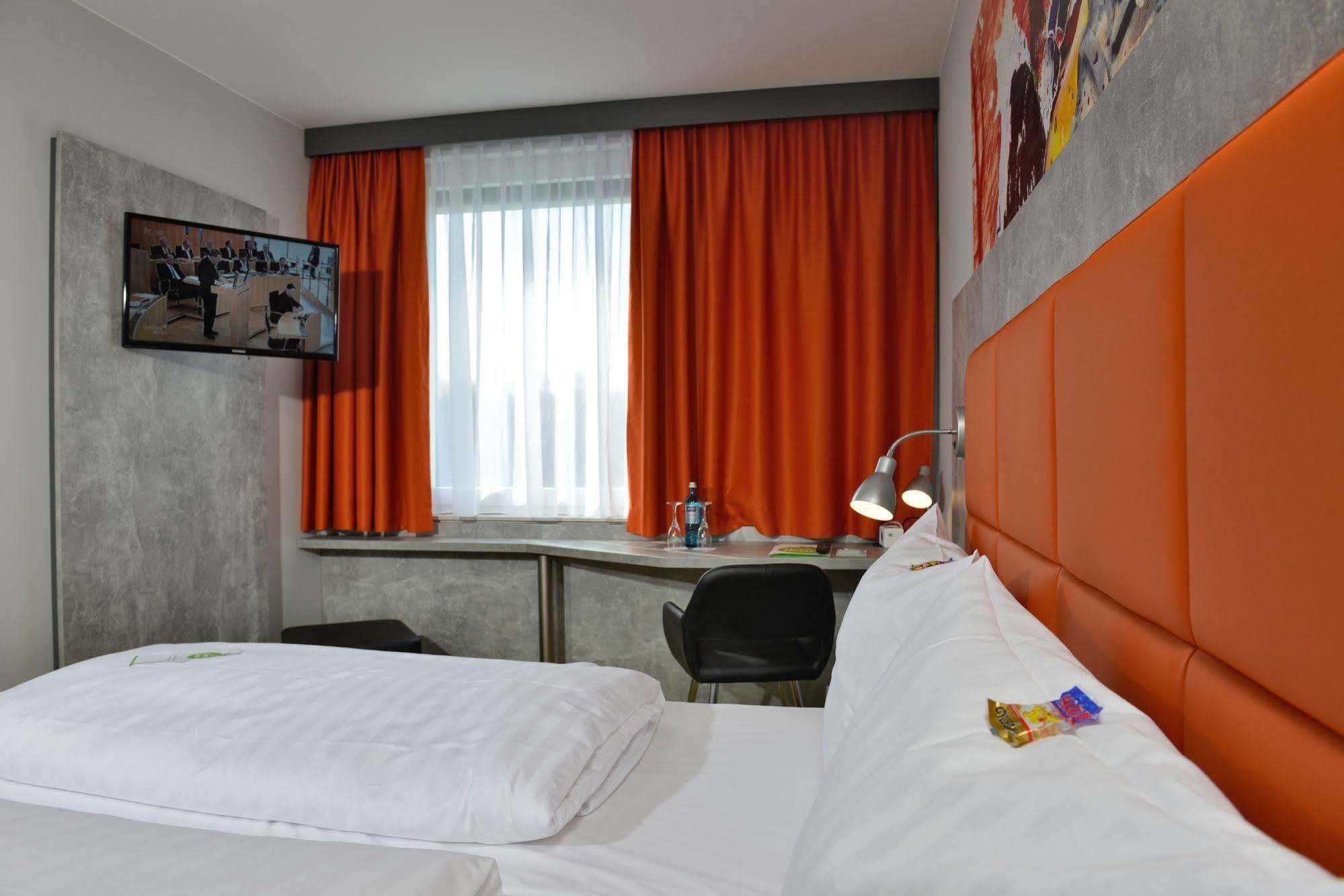 Sleepysleepy Hotel Gießen Exteriör bild